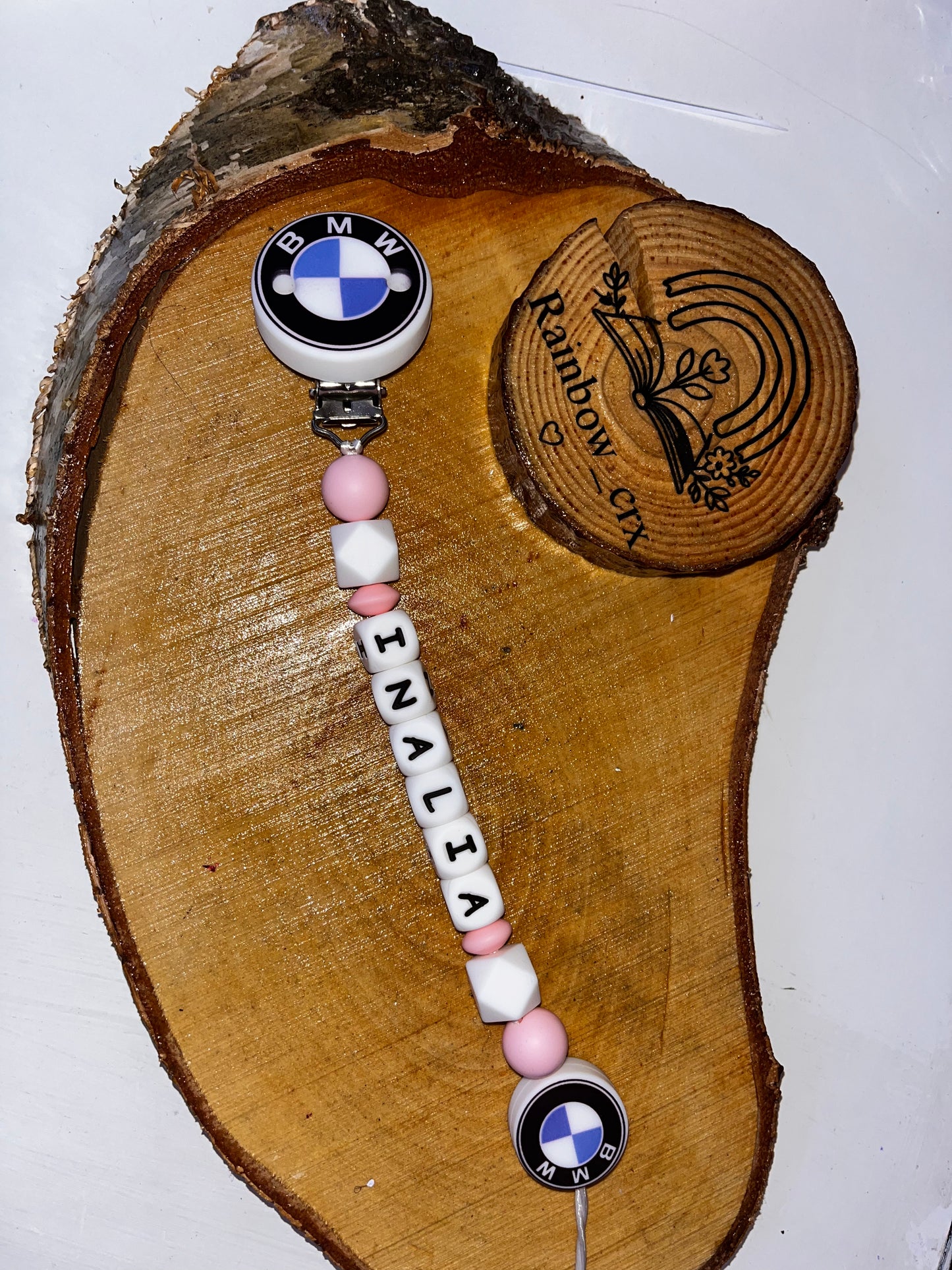Attache BMW rose